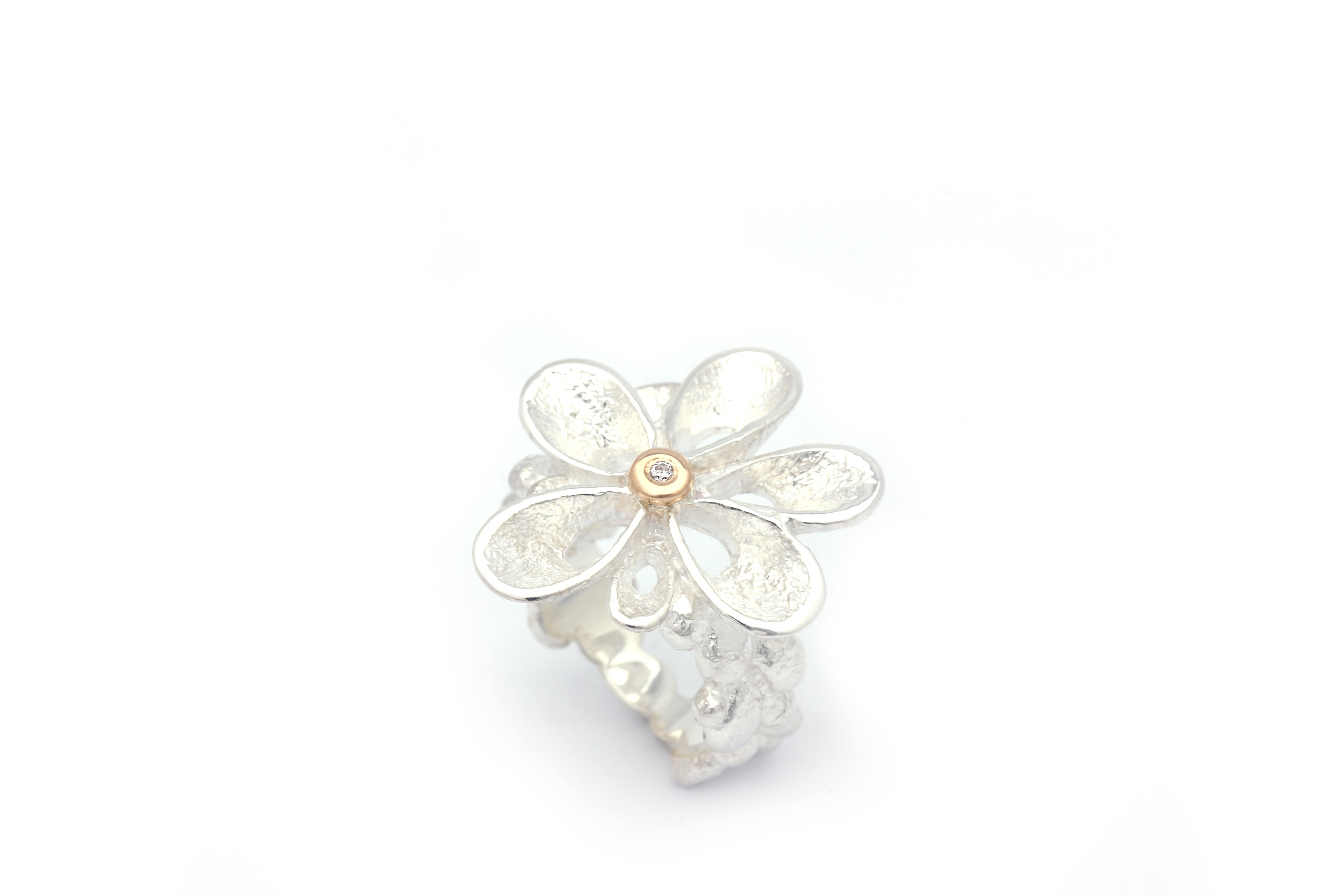 Elegant Sølvring med Diamant - Unik Design fra Per Borup