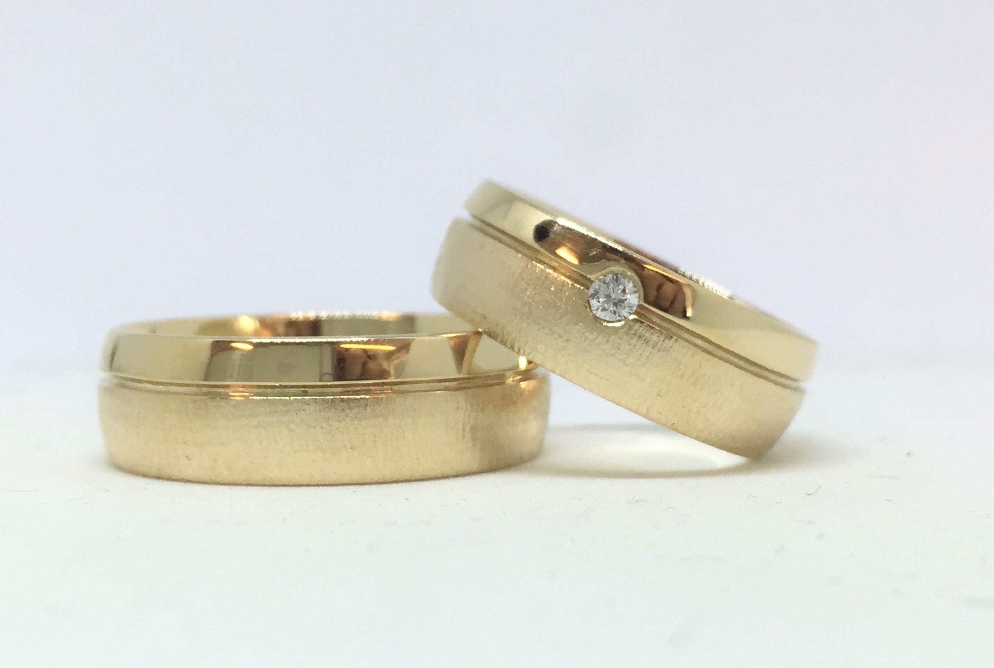 Elegant Vielsesringe i 14 kt Guld med Rille - 7 mm