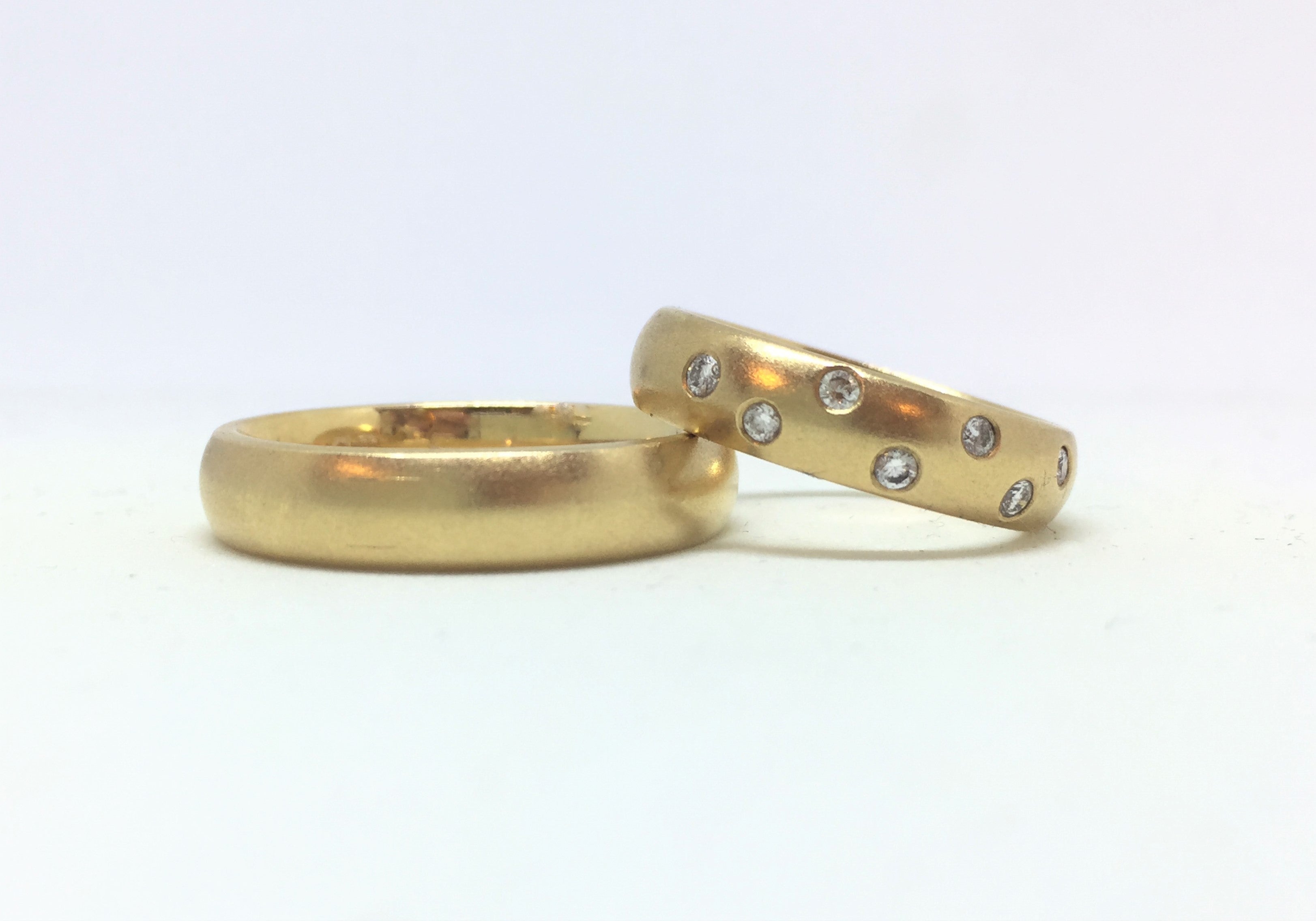 Lind Vielsesringe - 14 kt silkemat guld, 5 mm bredde