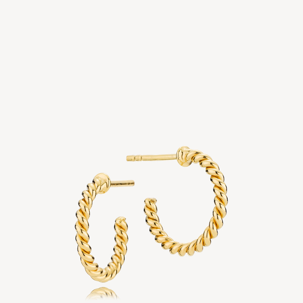 ALESSIA – Forgyldte Kreoler med Snoet Design til Elegance