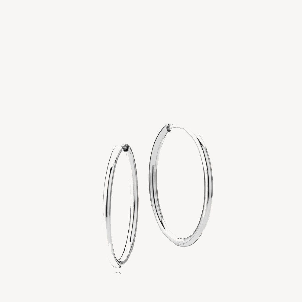 Amalie – Elegante Sølv Øreringe til Enhver Lejlighed