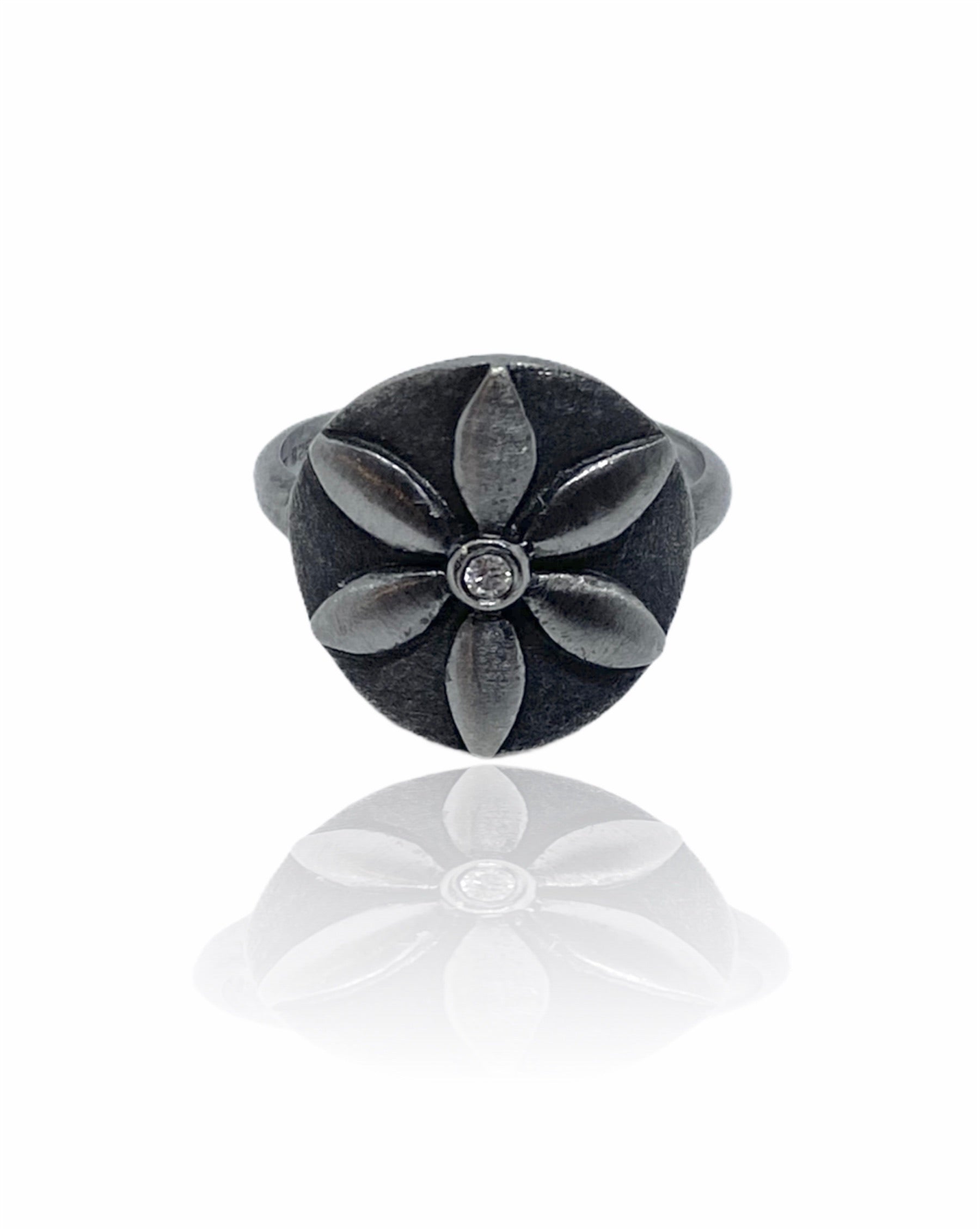 Kranz & Ziegler Outlet – Elegant blomster ring med zirkonia