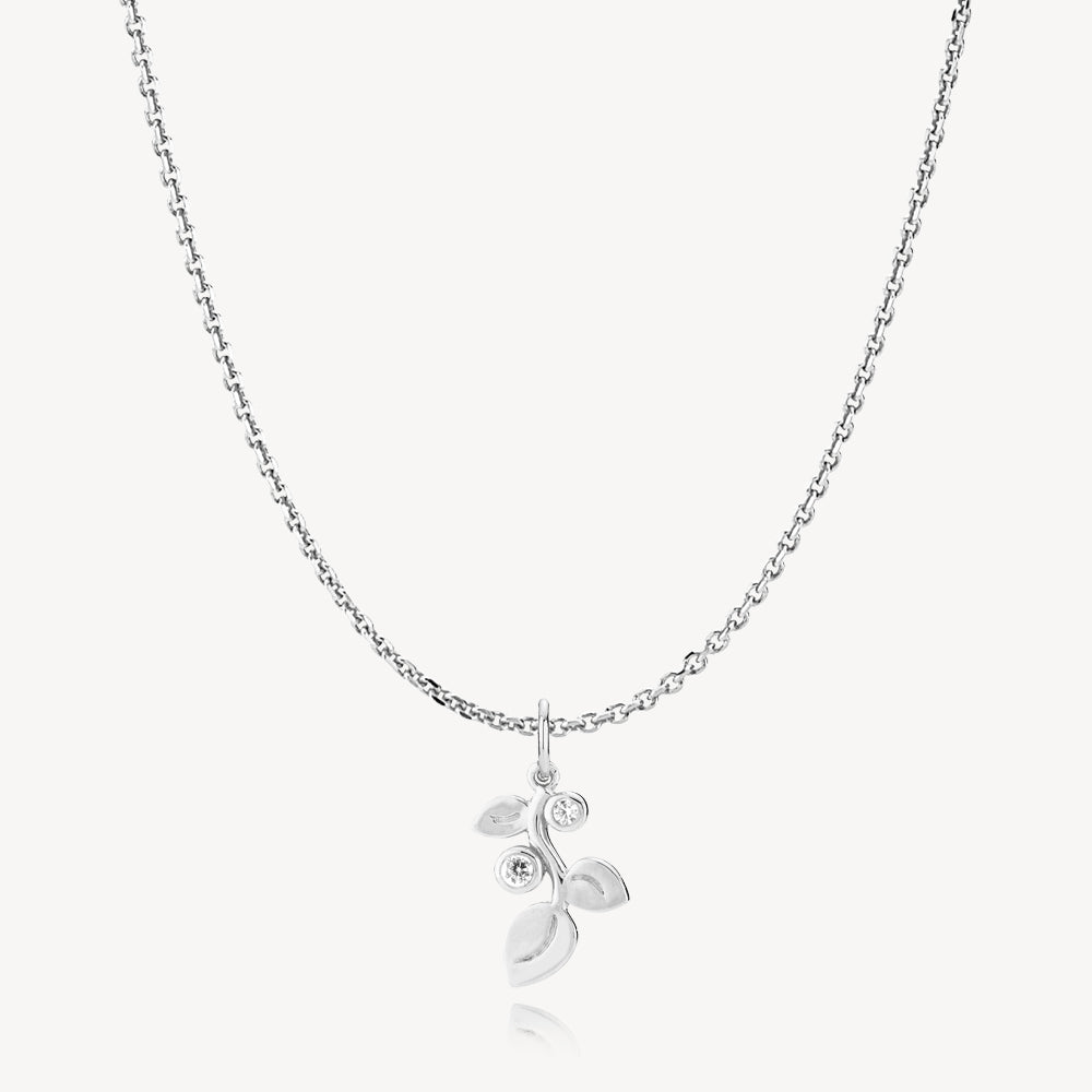 Sølvhalskæde med Blomster og Zirkonia – Uundgåeligt Tilbehør